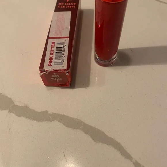 Jeffrey Star velour liquid lipstick - Picture 5 of 5